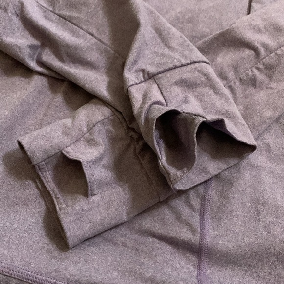 Layer8 Performance Purple Qwick-Dry Thumbholes Workout Size - XL - Picture 5 of 5